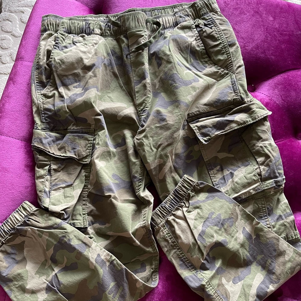 Camo cargo joggers